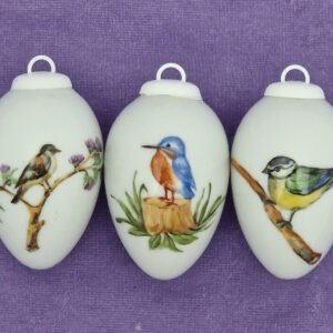 Kleine Porzellaneier zum Hängen - Vögel